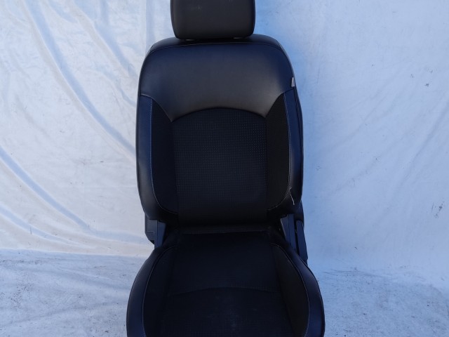 206062 Citroen C4 Aircross 2012-2017 bal első félbőr ülés, a képen látható sérüléssel