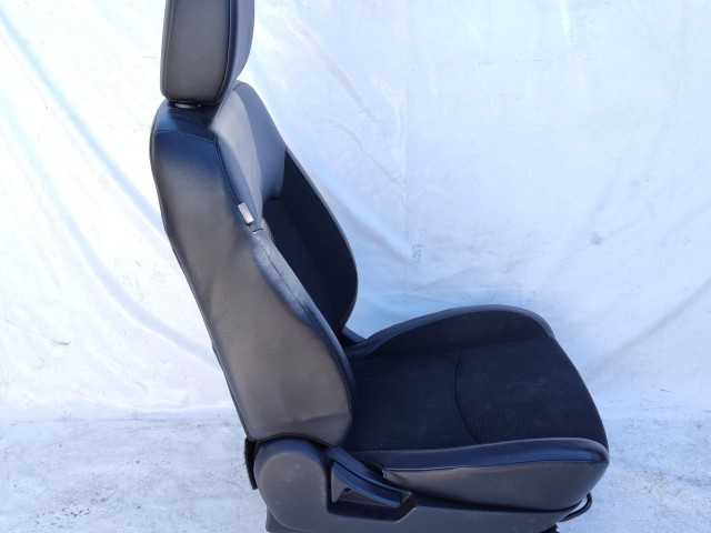 206063 Citroen C4 Aircross 2012-2017 jobb első félbőr ülés