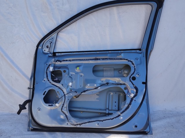 20671 Citroen C4 Aircross 2012-2017 jobb első ajtó, a képen látható sérüléssel