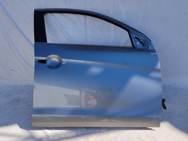 20671 Citroen C4 Aircross 2012-2017 jobb első ajtó, a képen látható sérüléssel