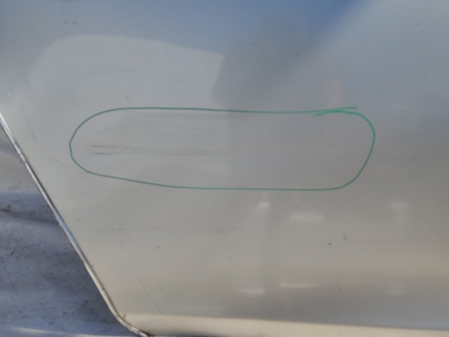 206076 Chevrolet Cruze 2008-2016 szedán jobb hátsó ajtó, a képen látható sérüléssel