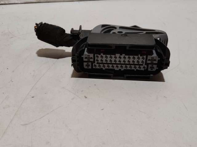 205510 Fiat 500 L 2012-2022 Abs elektromos csatlakozó 52063662