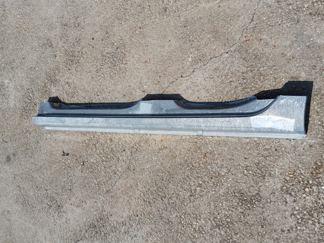 Fiat Bravo 2007-2014 2007-2014 utángyártott új  bal oldali küszöb, formára préselt