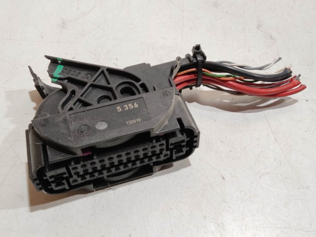 205540 Renault Captur 2013-2019 Abs elektromos csatlakozó, képen látható sérüléssel 476608644R