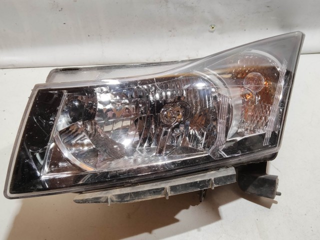 205567 Chevrolet Cruze 2008-2012 bal első fényszóró 08-235-1110L