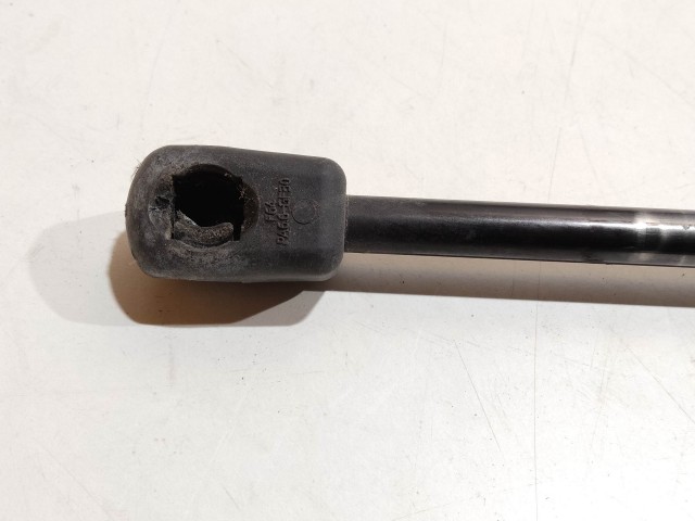 Fiat Qubo 1354844080 számú csomagtérajtó teleszkóp