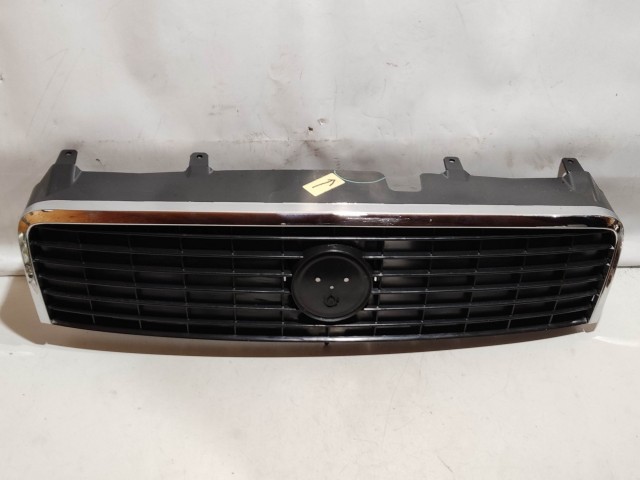 206104 Fiat Linea utángyártott új, fekete felső díszrács, a képen látható sérüléssel