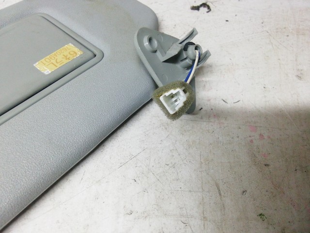 210590 Citroen C4 Aircross 2012-2017 bal oldali napellenző, szürke színű, tükrös világítással