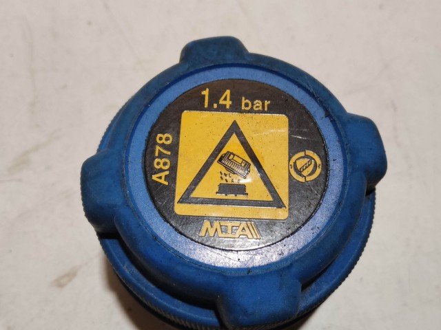 Alfa Romeo 147 kiegyenlítő tartály sapka