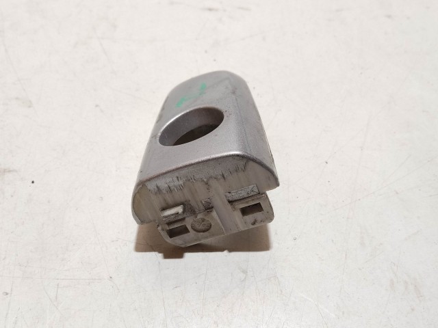 Peugeot 4007 2007-2013 Zárbetét kupak használt bal első, ezüst 
