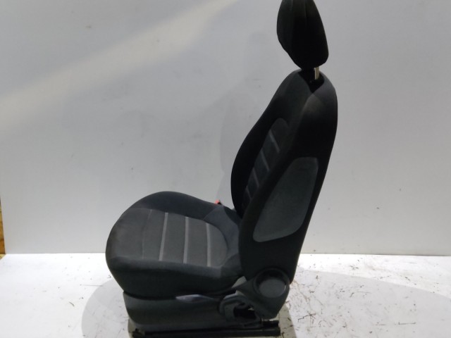 203901 Fiat Bravo 2007-2014 bal első szövet ülés