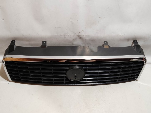 206102 Fiat Linea utángyártott új, fekete felső díszrács, a képen látható sérüléssel