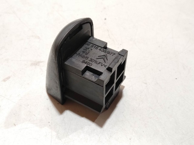 Citroen C4 Picasso 2007-2013 2007-2013 Zárbetét kupak használt bal hátsó, metál sötétszürke 