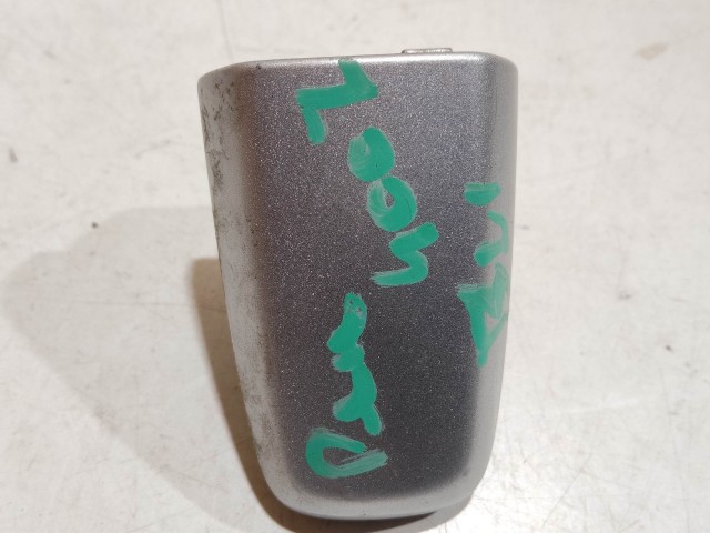 Peugeot 4007 2007-2013 Zárbetét kupak használt bal hátsó, ezüst 