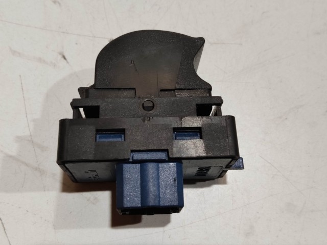 Fiat Fiorino , Qubo 2007-2024 ablakemelő kapcsoló  használt  jobb első