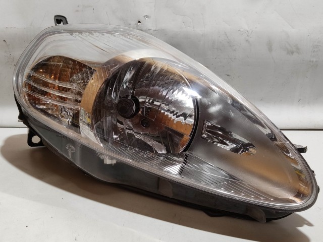 205817 Fiat Grande Punto 2005-2008 fehér csatlakozós jobb első fényszóró, utángyártott!!!