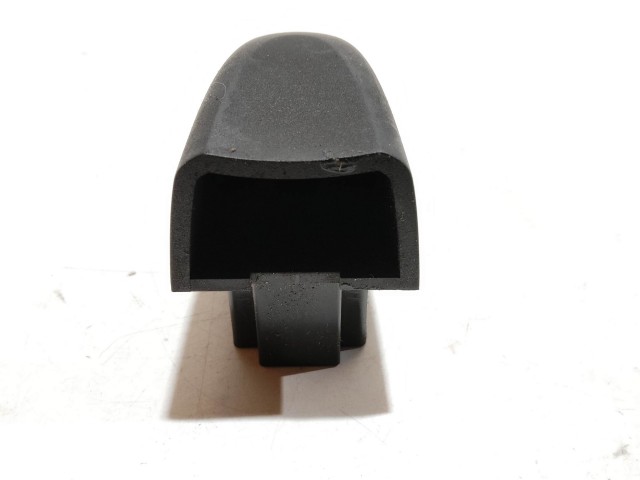 Lancia Ypsilon II.  2003-2011 2003-2011 Zárbetét kupak használt  jobb első