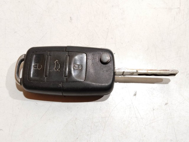 Volkswagen Tiguan 2007-2018 2007-2018 Kulcs használt  Fekete 