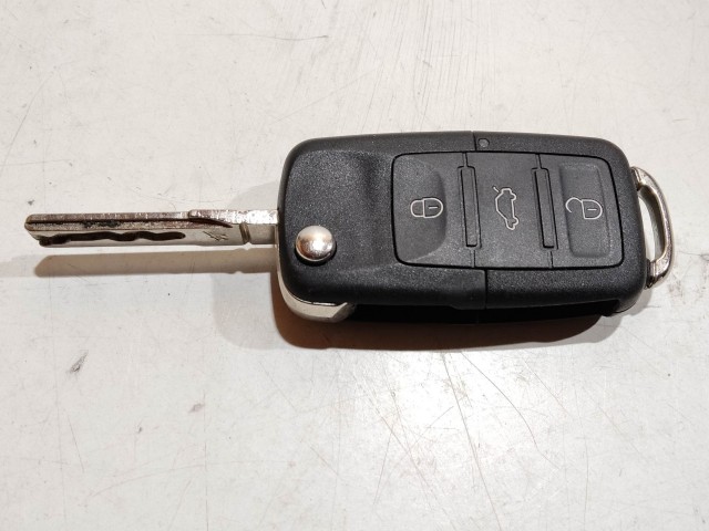 Volkswagen Tiguan 2007-2018 2007-2018 Kulcs használt  Fekete 