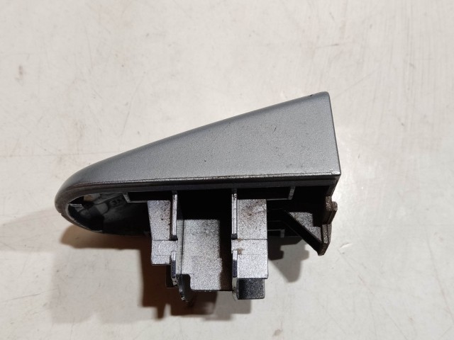 Ford Focus II. 2005-2011 2005-2011 Zárbetét kupak használt  bal hátsó