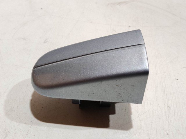 Ford Focus II. 2005-2011 2005-2011 Zárbetét kupak használt  bal hátsó