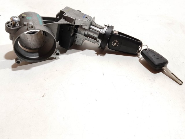 Opel Corsa D 2006-2014 2006-2014 Gyújtáskapcsoló 2 kulccsal használt 