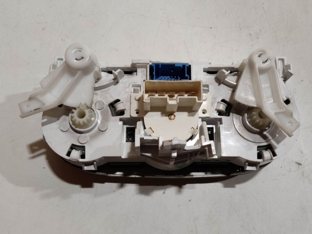 Opel Corsa D 2006-2014 2006-2014 Fűtés- és közép kapcsolók használt  manual