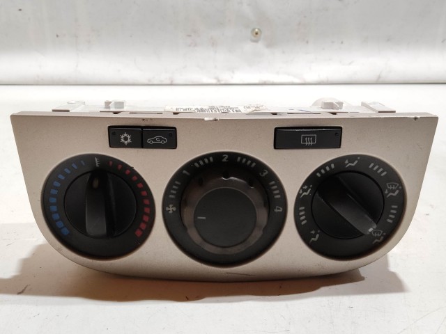 Opel Corsa D 2006-2014 2006-2014 Fűtés- és közép kapcsolók használt  manual