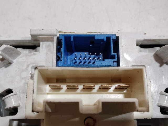 Opel Corsa D 2006-2014 2006-2014 Fűtés- és közép kapcsolók használt  manual