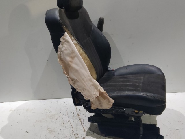 203906 Lancia Voyager 2011-2015  jobb első ülés, a képen látható állapotban