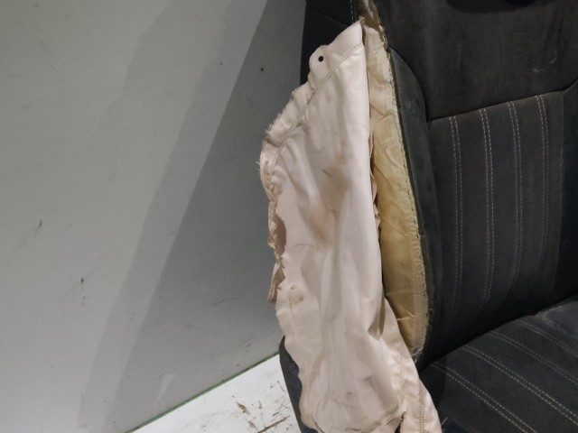 203906 Lancia Voyager 2011-2015  jobb első ülés, a képen látható állapotban