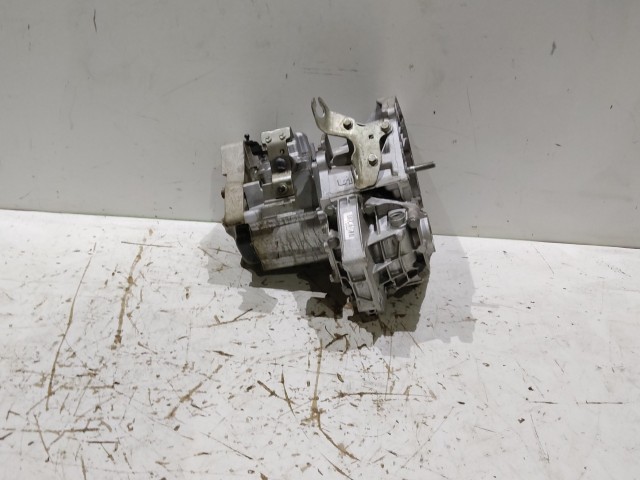 203940 Fiat 500 2007-2015 1,2 8v benzin 5 sebbeséges váltó