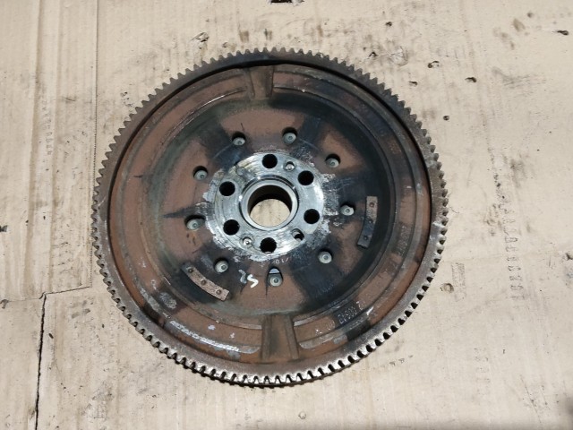 Alfa Romeo Giulietta, MiTo, Fiat 500L, Bravo, Doblo,Idea, Linea, Punto Evo, Lancia Delta, Musa 1,6 16v Diesel lendkerék 55220821 