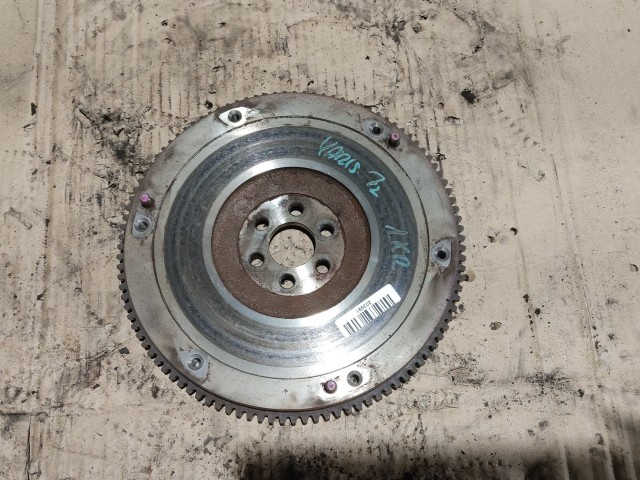 203991 Toyota Yaris II. 2006-2011 1,0 12v benzin lendkerék