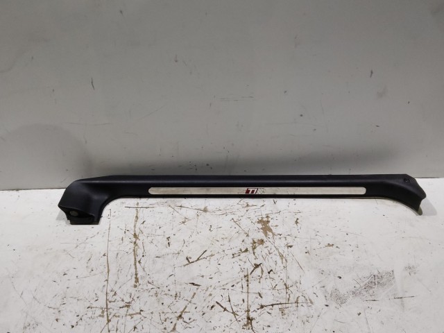 206250 Alfa Romeo 147 3 ajtós bal oldali küszöb belső borítás 735263945