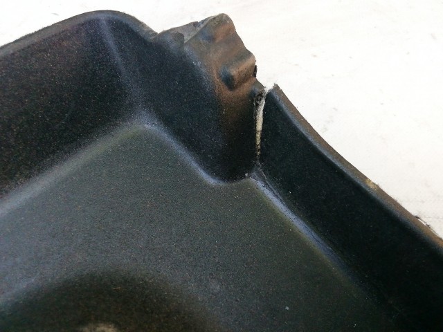 210690 Dacia Sandero II. 2012-2020 Kalaptartó,a képen látható sérüléssel 794205491R