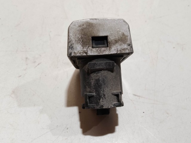 Chevrolet Cruze 2008-2012 2008-2012 Zárbetét kupak használt  jobb első, ezüst