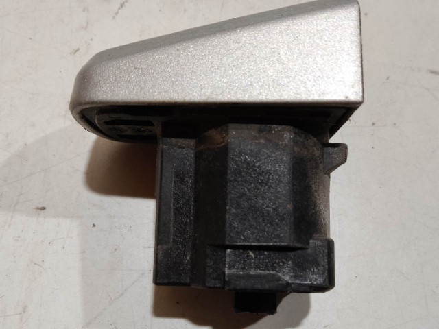 Chevrolet Cruze 2008-2012 2008-2012 Zárbetét kupak használt  jobb hátsó