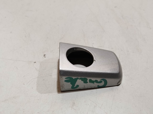 Chevrolet Cruze 2008-2012 2008-2012 Zárbetét kupak használt bal első, ezüst 