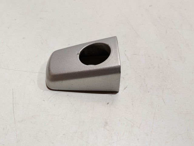 Chevrolet Cruze 2008-2012 2008-2012 Zárbetét kupak használt bal első, ezüst 