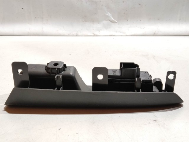 Chevrolet Cruze 2008-2012 jobb hátsó ablakemelő kapcsoló 13305368