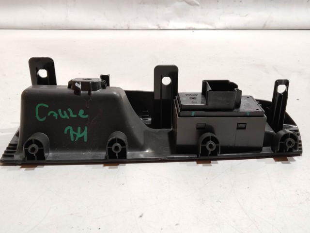 Chevrolet Cruze 2008-2012 bal hátsó ablakemelő kapcsoló  13305368