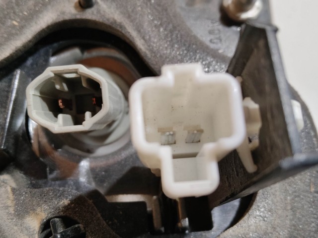 206319 Citroen C4 Aircross 2012-2017 bal hátsó belső lámpa