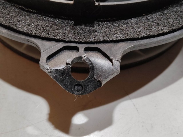 Toyota Yaris 2005-2010 Hangszóró használt  Bal első a képen látható sérüléssel