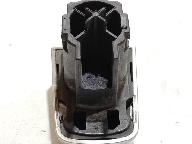 Chevrolet Cruze 2008-2012 2008-2012 Zárbetét kupak használt jobb első, ezüst