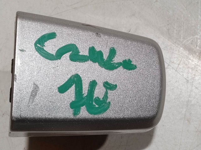 Chevrolet Cruze 2008-2012 2008-2012 Zárbetét kupak használt jobb első, ezüst