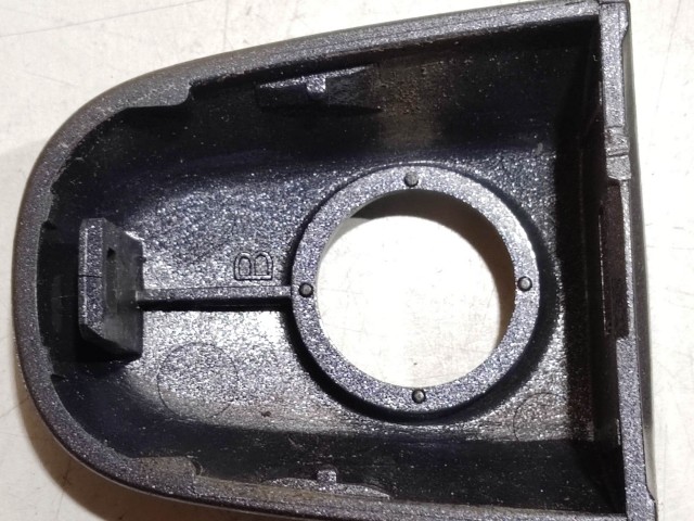 Toyota Yaris 2005-2010 Zárbetét kupak használt jobb első, sötétszürke 