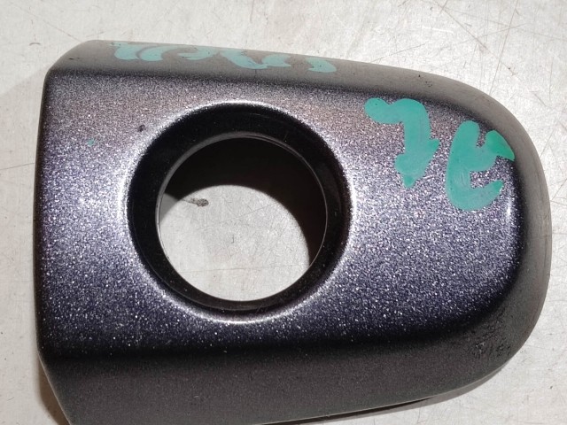 Toyota Yaris 2005-2010 Zárbetét kupak használt jobb első, sötétszürke 