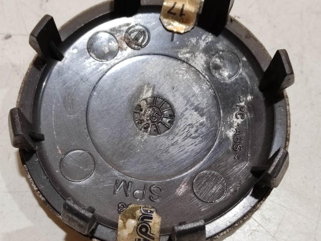 206392 Alfa Romeo 145,146, 147,156,166,Gt alufelni közép kupak a képen látható állapotban