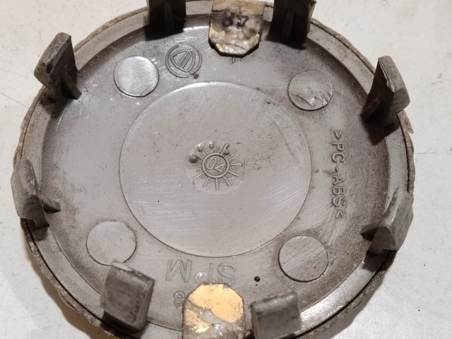 206393 Alfa Romeo 145,146, 147,156,166,Gt alufelni közép kupak a képen látható állapotban